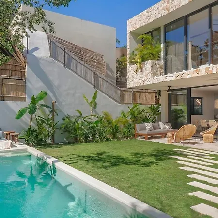 5Br Trendy Villa With Concierge In Aldea Zama